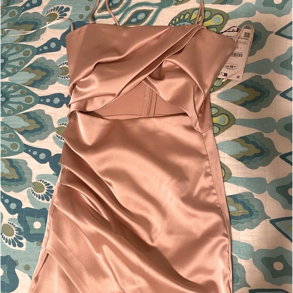 NWT. I got this as a gift but the person didn’t get the right size. Brand new! - Picture 2 of 3